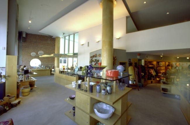 Cafam_shop1_L